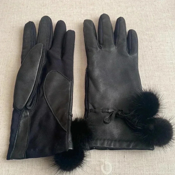 Aris Leather Black Driving Gloves with Faux Fur Pom Poms Size M/L - Picture 3 of 4